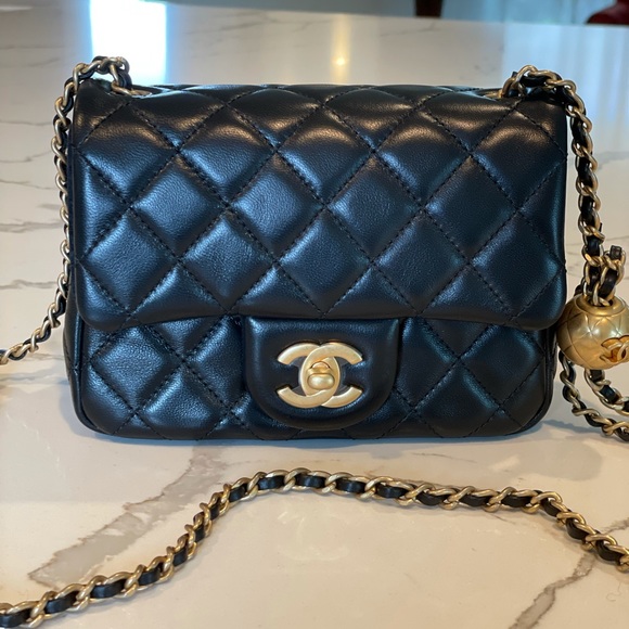 Chanel Pearl Crush Mini - Picture 14 of 15